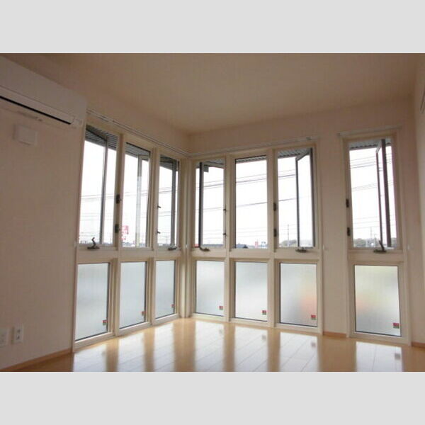 ロマージュさくら301号室 洋室