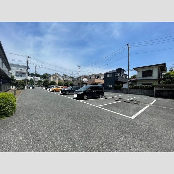 アヴァンティコート　B 駐車場