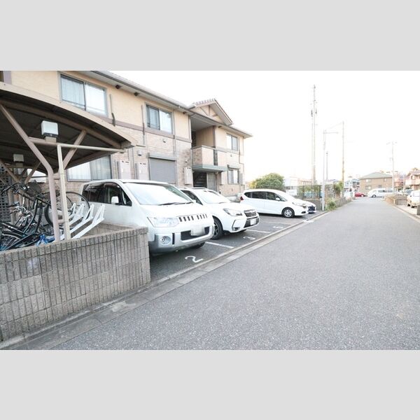 メゾンベール201号室 駐車場