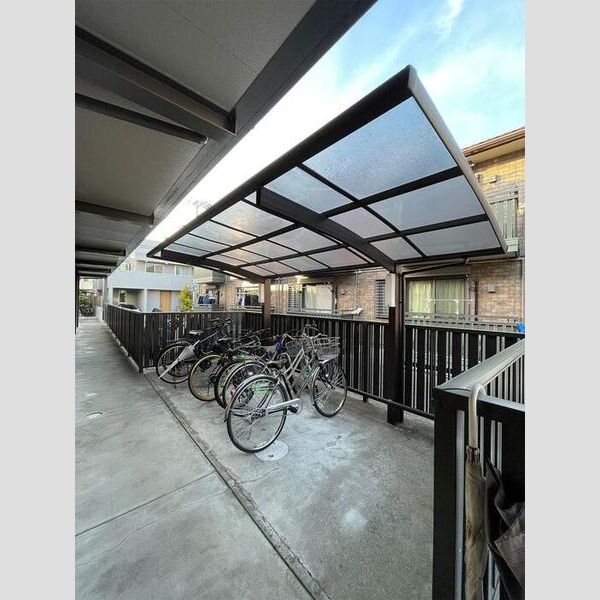 モナリエ春日　Ⅰ・Ⅱ 駐輪場