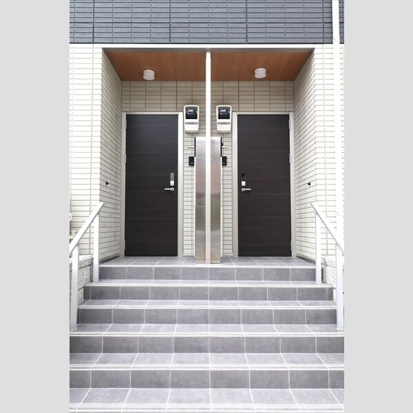 アマランス　B棟102号室 エントランス