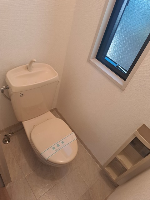 グランシャリオ（桜丘）0102号室 トイレ