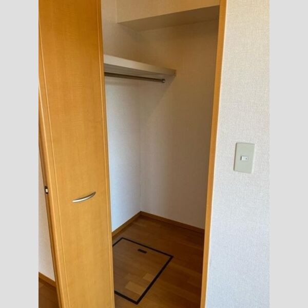 コトー・タカイチ106号室 ウォークインクローゼット