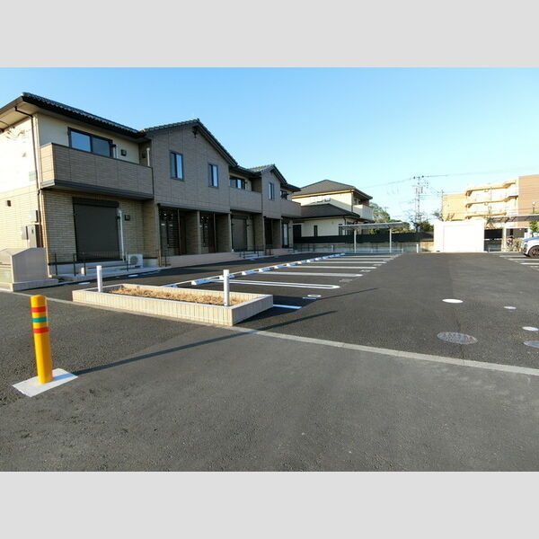 クレール湘南台Ⅳ　A 駐車場