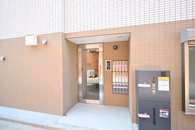 リタ王子神谷4階 エントランス