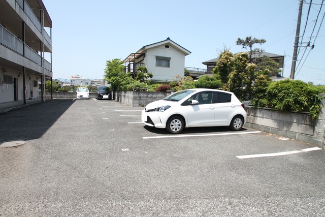 ブランシェ　友田 駐車場！