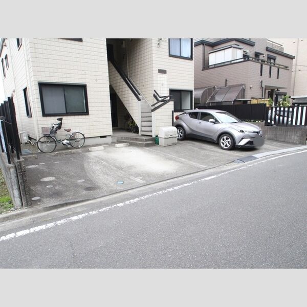 メゾンドコトー 駐車場