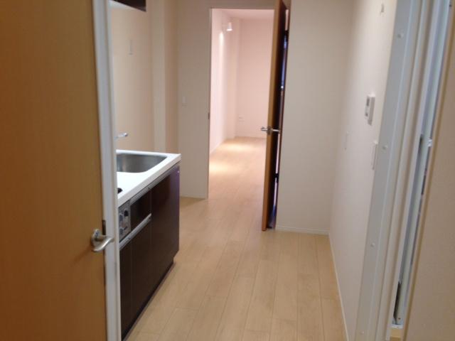 エムネージュ薬円台102号室 廊下