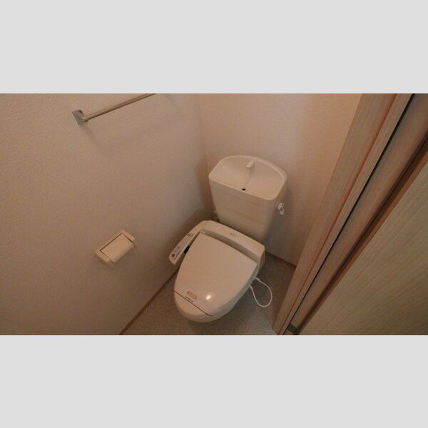 カーサ  ドルチェ(Casa  Dolce)105号室 トイレ