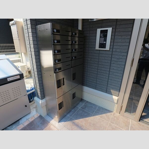 コルマール201号室 宅配ボックス