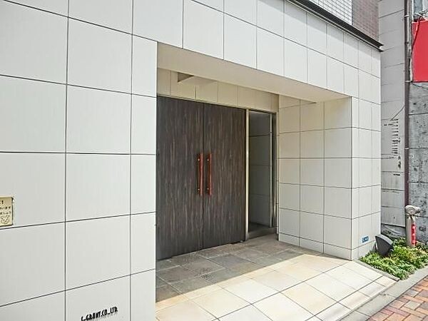 ラグジュアリーアパートメント御徒町6階 外観