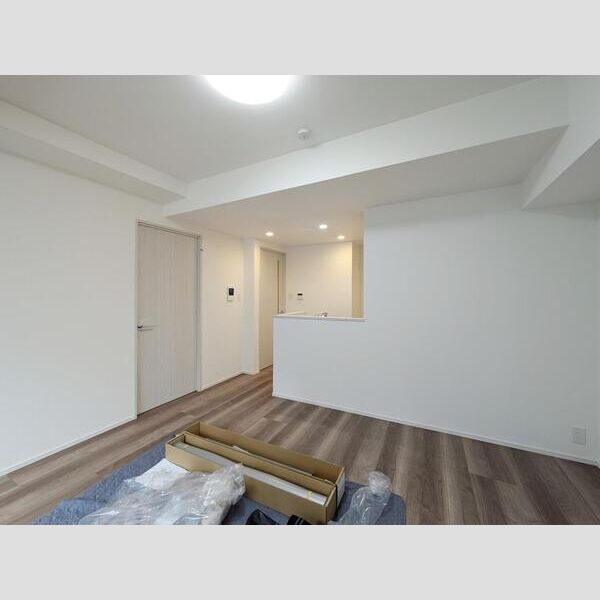 S-RESIDENCE新宿若松町101号室 玄関