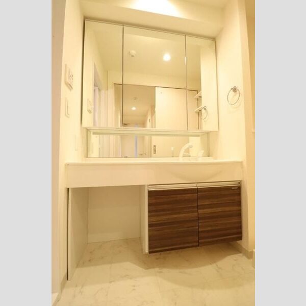 ポルト ドゥ ヴァンドーム 洗髪洗面化粧台