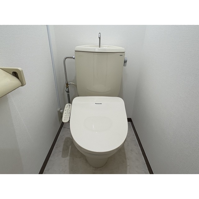 ＢＡＵＨＡＵＳ・Ｂ1階 内観