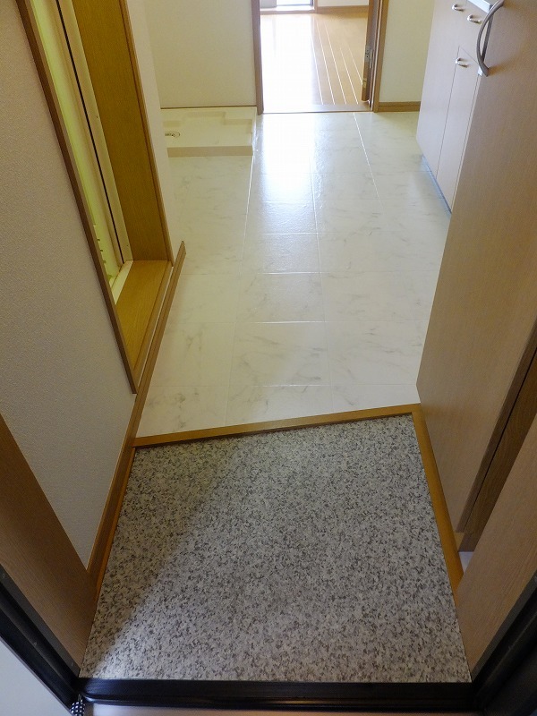 グラントワ谷在家3階 玄関