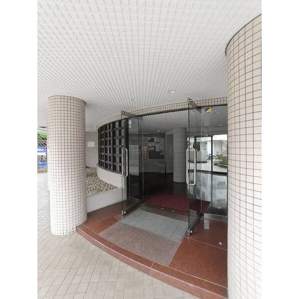 ラ・レジダンス・ド・アドラーブル エントランス