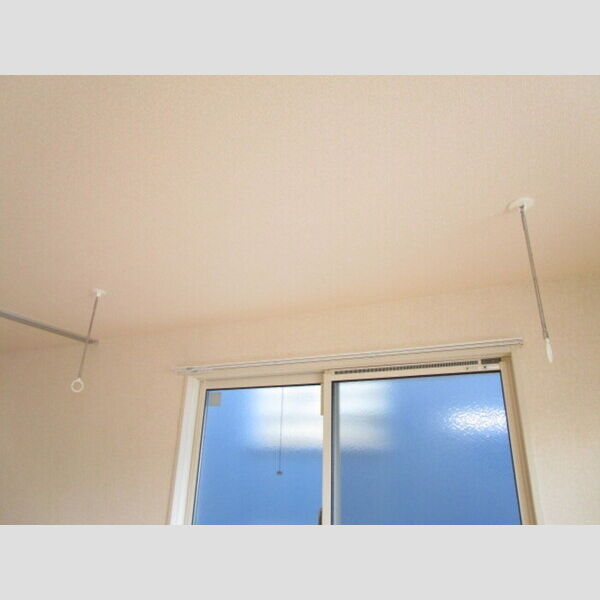 コンフォートⅠ202号室 室内物干し