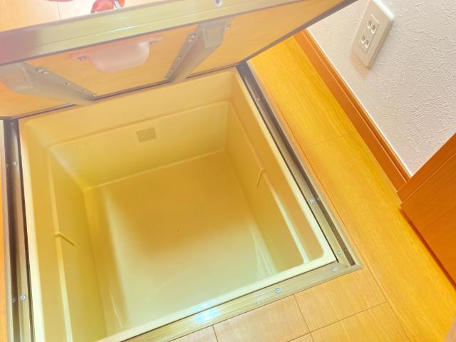 ション　ドゥ　ソレイユ 床下収納