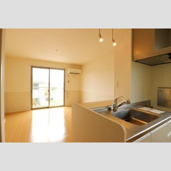 クレストパーク　E リビング1