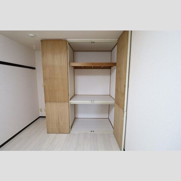 ラポール16 押入れ