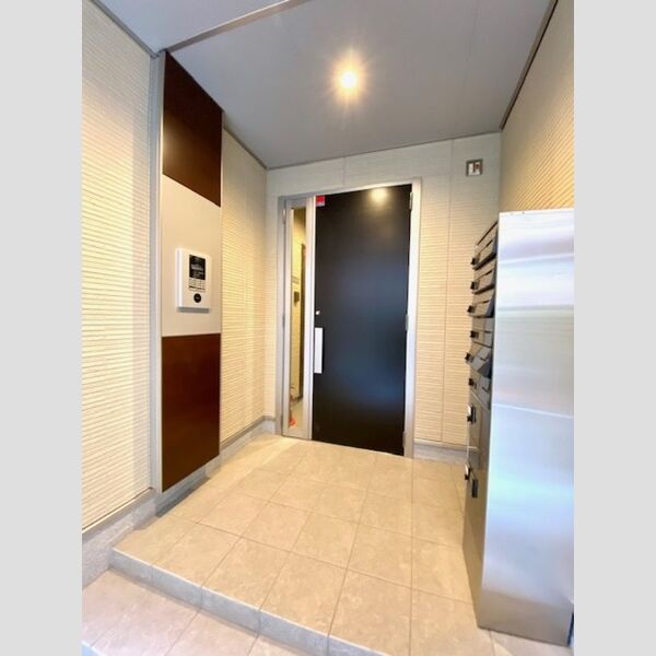 メゾン・ド・オカ エントランス