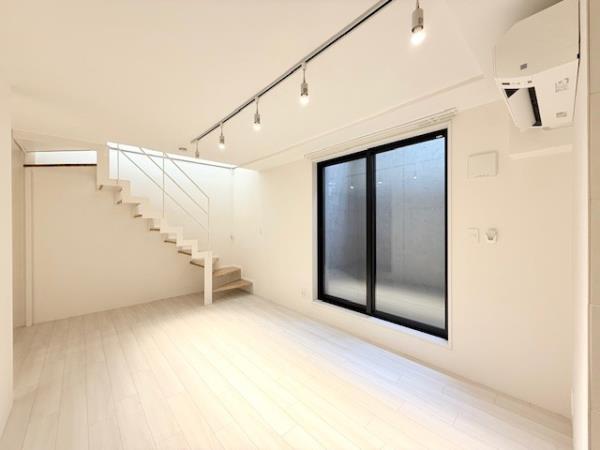 ＡＬＥＲＯ新中野ＩＩ1階 リビング