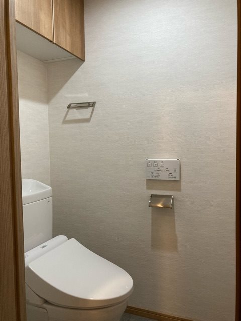 レジディア世田谷若林2階 トイレ