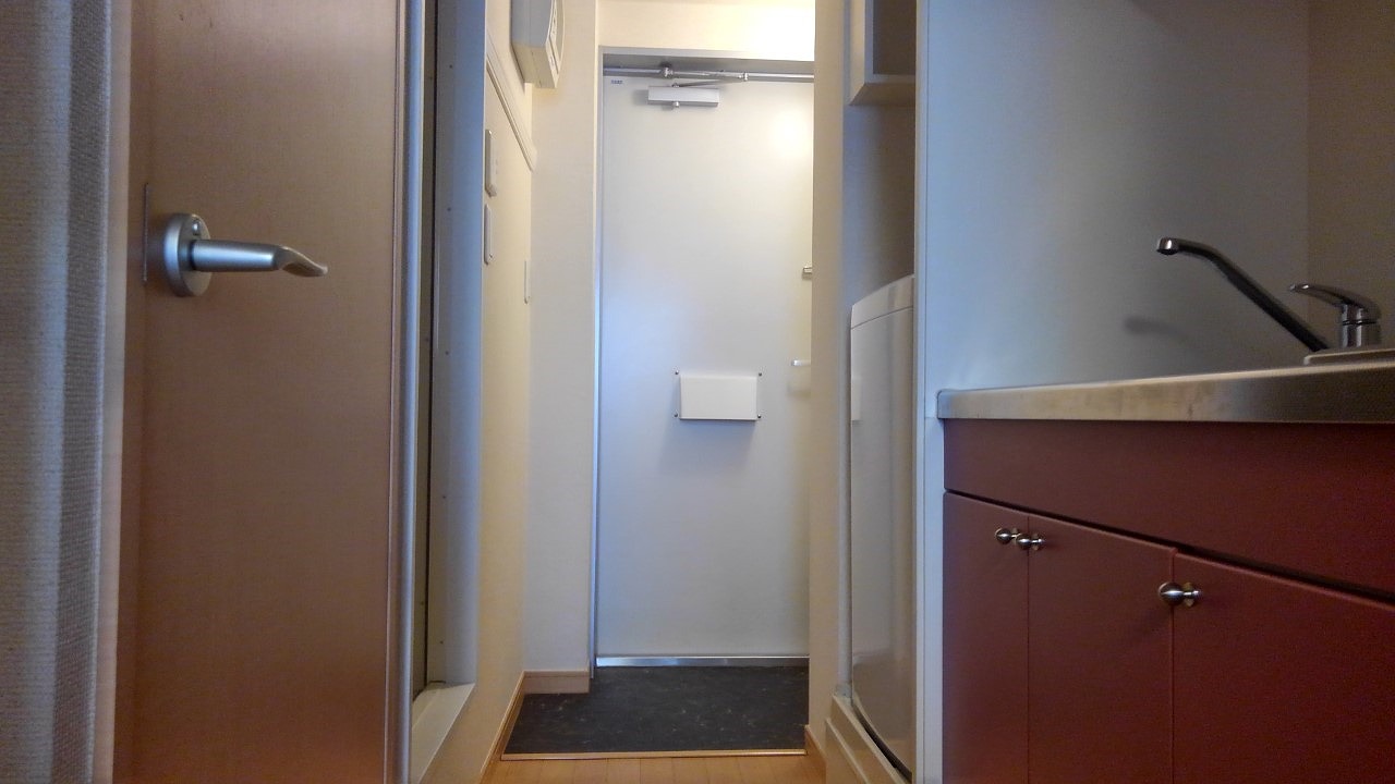 レオパレスナイス五井８１２ 玄関