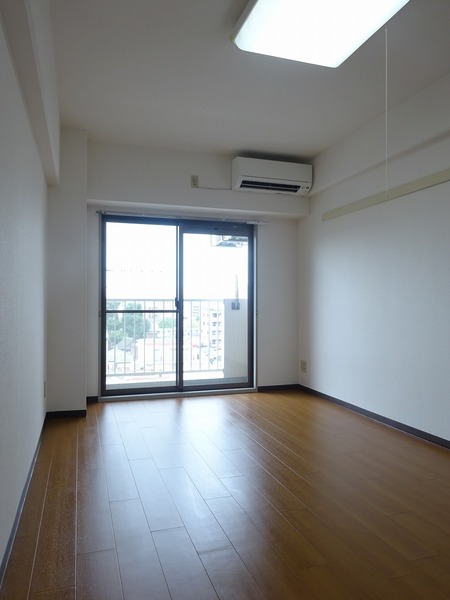 モンテベルデ横浜中央806号室 リビング