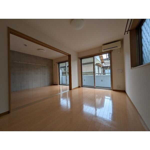 ソレイユ岸 リビング