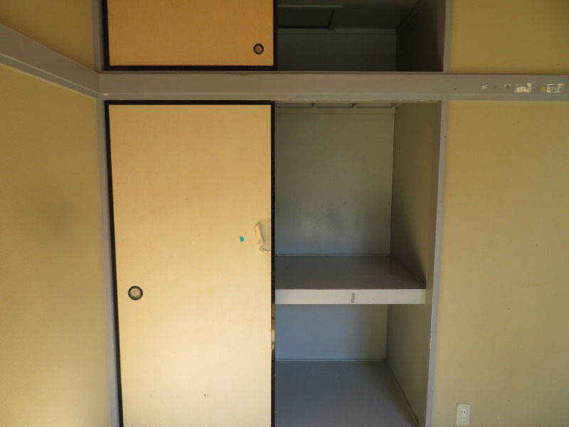 ヤマジンハイツ３2階 収納