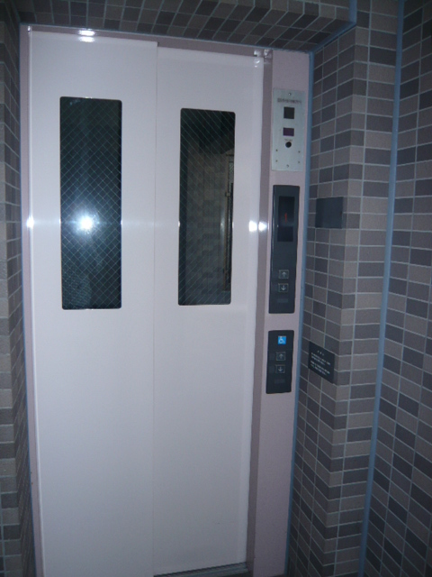 パルク富栄0401号室 エレベーター