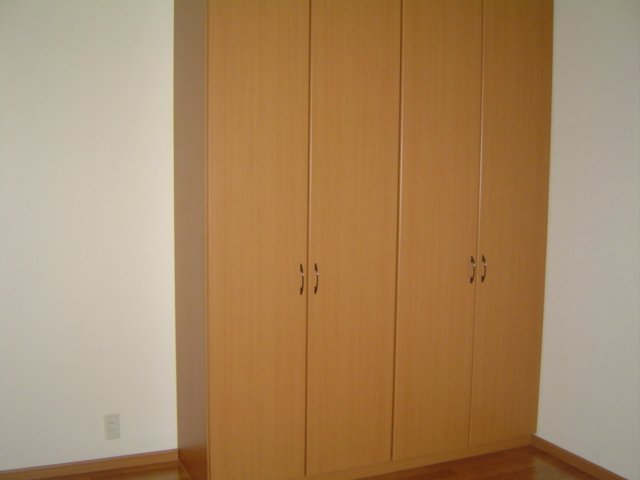 ガーデニングヒルズ 洋室　クローゼット