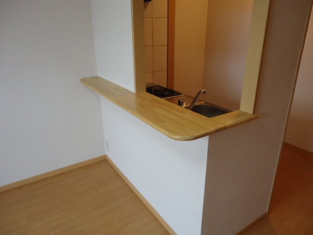 ラベンダーリブ カウンターキッチン