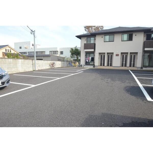 shell　charmant(シェルシャルマン) 駐車場