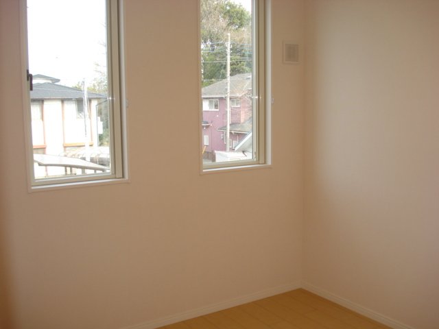 ハッピートモロー203号室 洋室