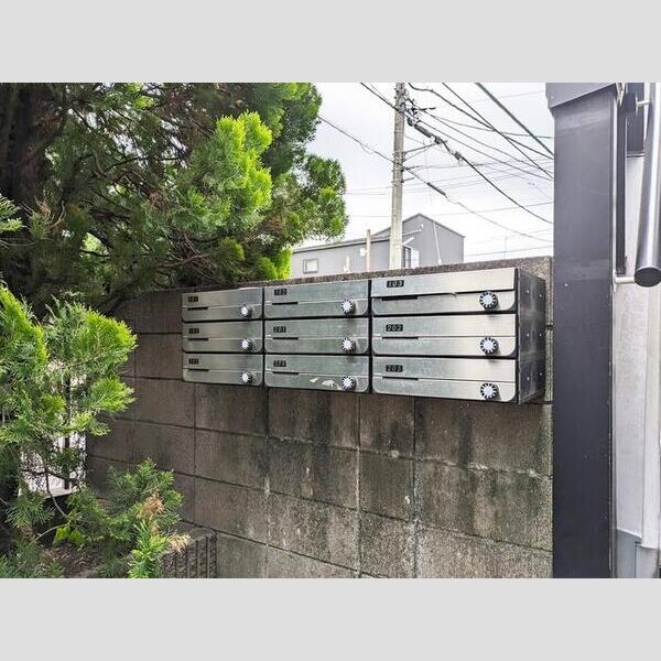 アムール大倉山　C棟203号室 集合ポスト
