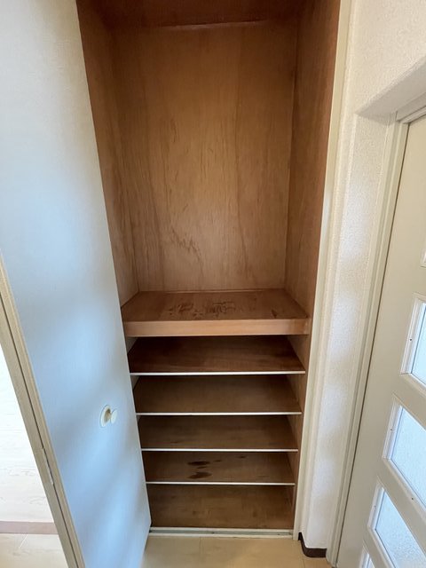 プランドール小室0206号室 下駄箱同タイプ他号室写真