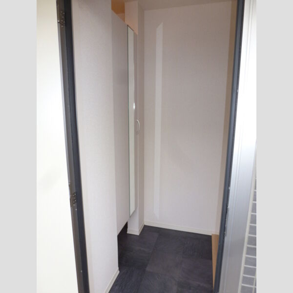 ロハス末広 玄関