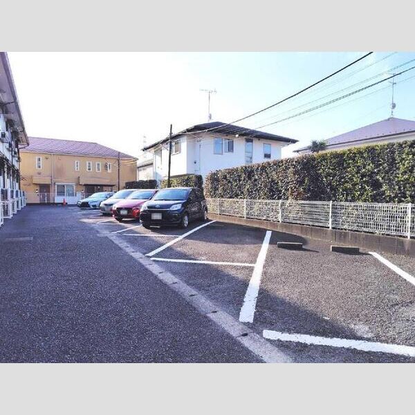 アルカディア 駐車場