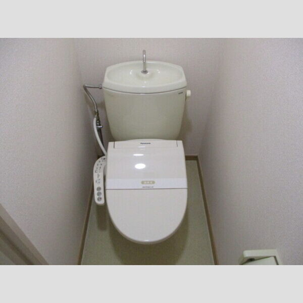 コンドミニアムアルファ トイレ　温水洗浄暖房便座