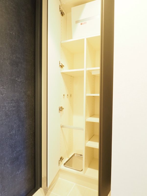 ドゥーエ日暮里3階 収納