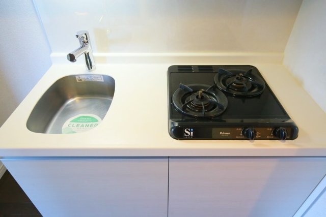 ザグランデレガーロ8階 システムキッチン（2口ガスコンロ）
