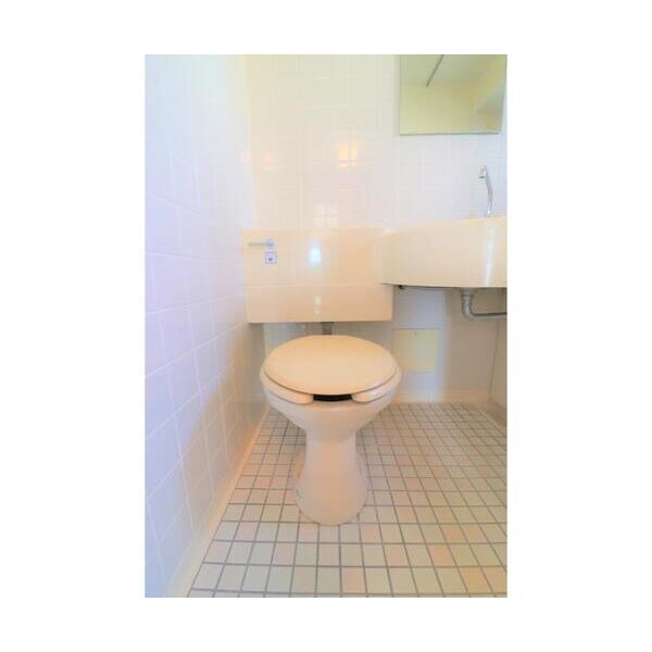 第一ファミールビル406号室 トイレ