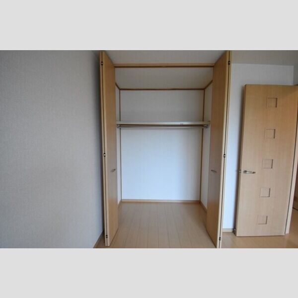 ヴィアノ　Ⅰ クローゼット