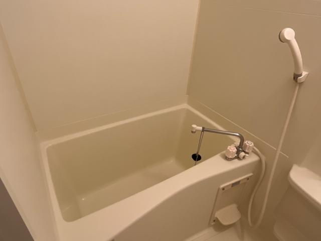 フローラーリア湘南203号室 バス