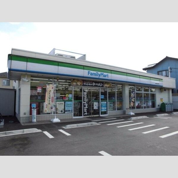 パーシモン302号室 ファミリーマート美土里町店45m