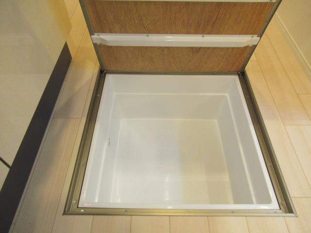 ルークス キッチン床収納