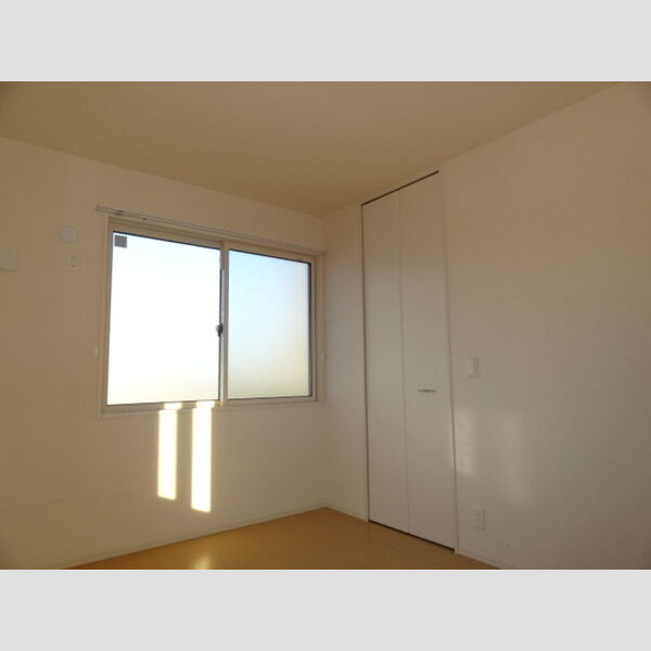 サウスユーコート201号室 洋室