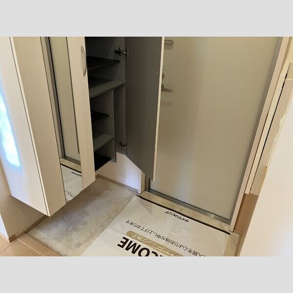 メゾン　あい・あこ　あこ202号室 玄関